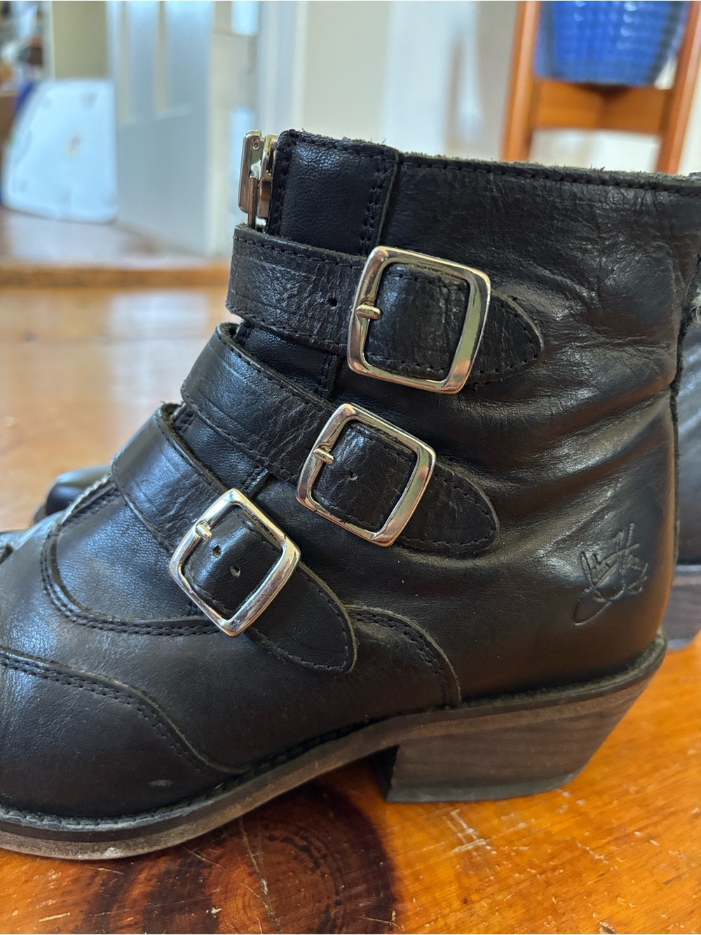 John Fluevog retired Jett Black Leather Triple-Buckle Ankle Boots size 7.5 - Picture 11 of 11